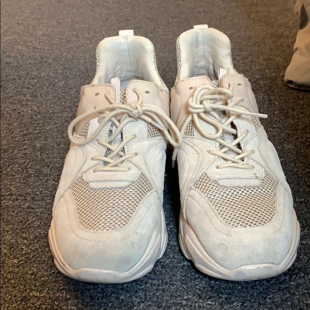 STEVE MADDEN SNEAKERS